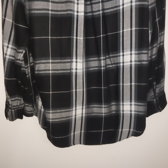 Black and White Plaid Shirt Viscose. - Picture 5 of 8